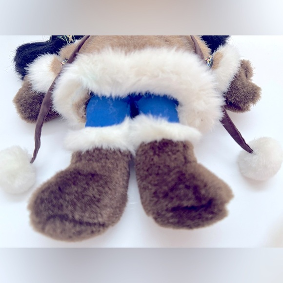 9” Alaskan Friends Eskimo Doll - Picture 4 of 7